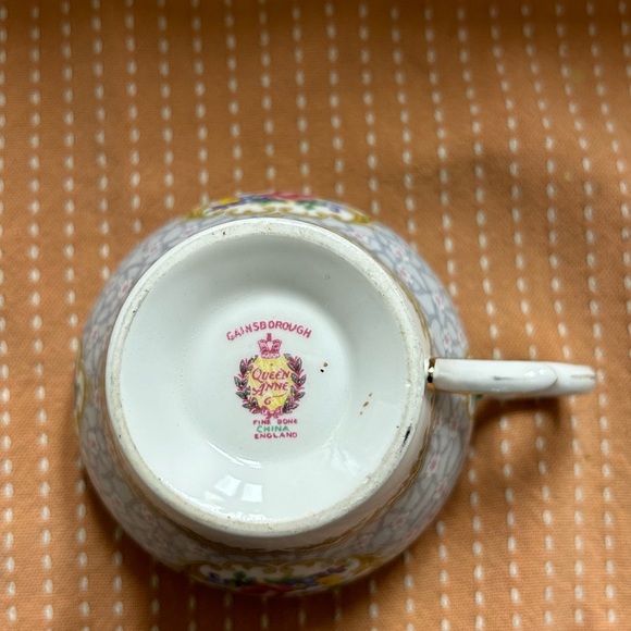 Queen AnneGainsborough China Teacup - Picture 8 of 9